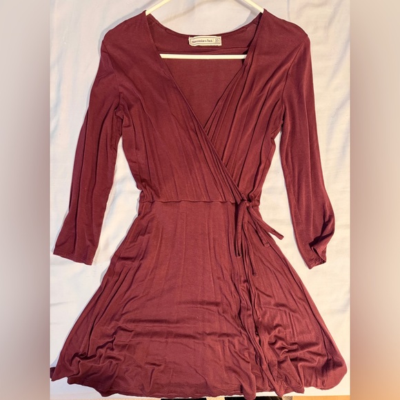 Abercrombie & Fitch Dresses & Skirts - Abercrombie Burgundy Wrap Dress